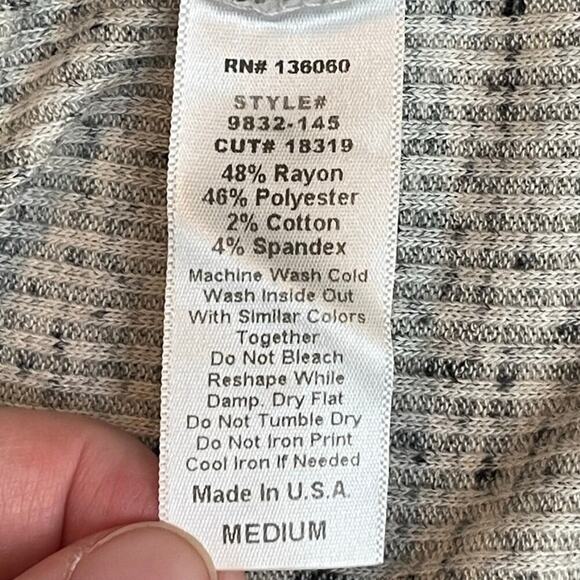 Project Social T Fitted Ribbed Cold Shoulder Cut Out Design Gray Sweater - Picture 4 of 4